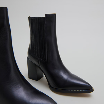 Boots à talons et bouts pointus