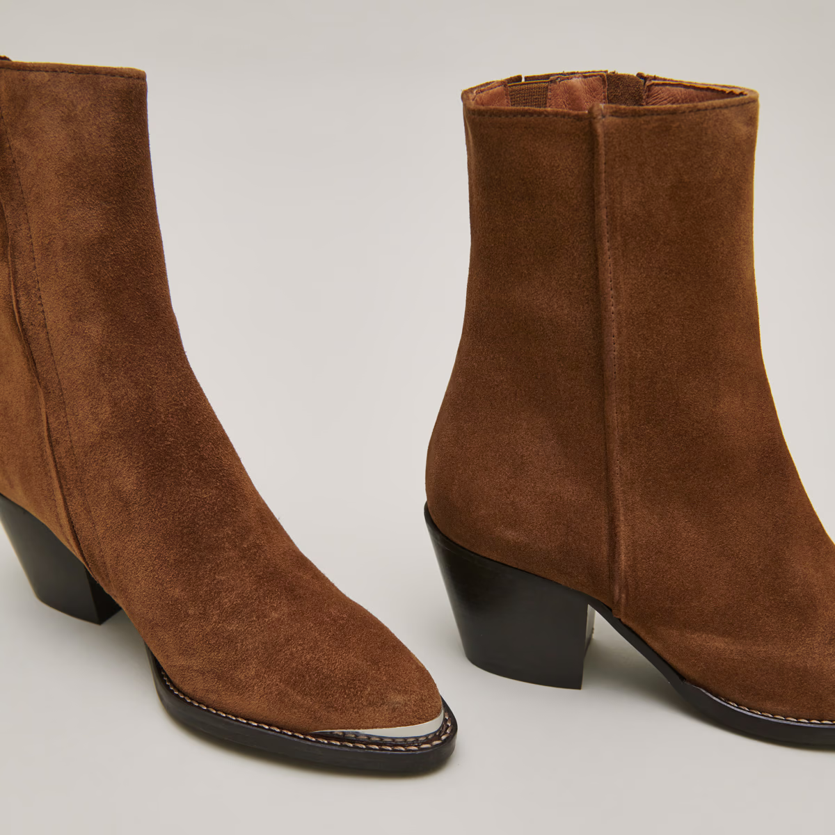 Boots à bouts argentés