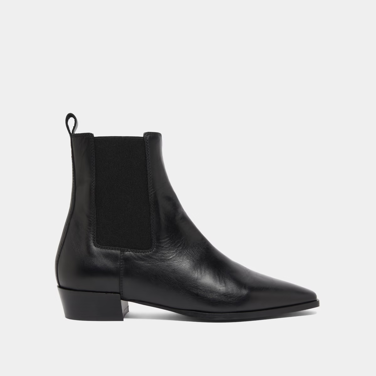 Boots à légers talons biseautés et bouts pointus