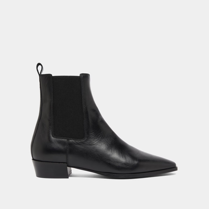 Boots à légers talons biseautés et bouts pointus