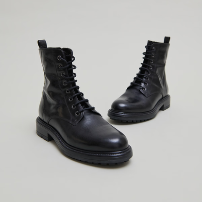 Boots à lacets et semelles crantées