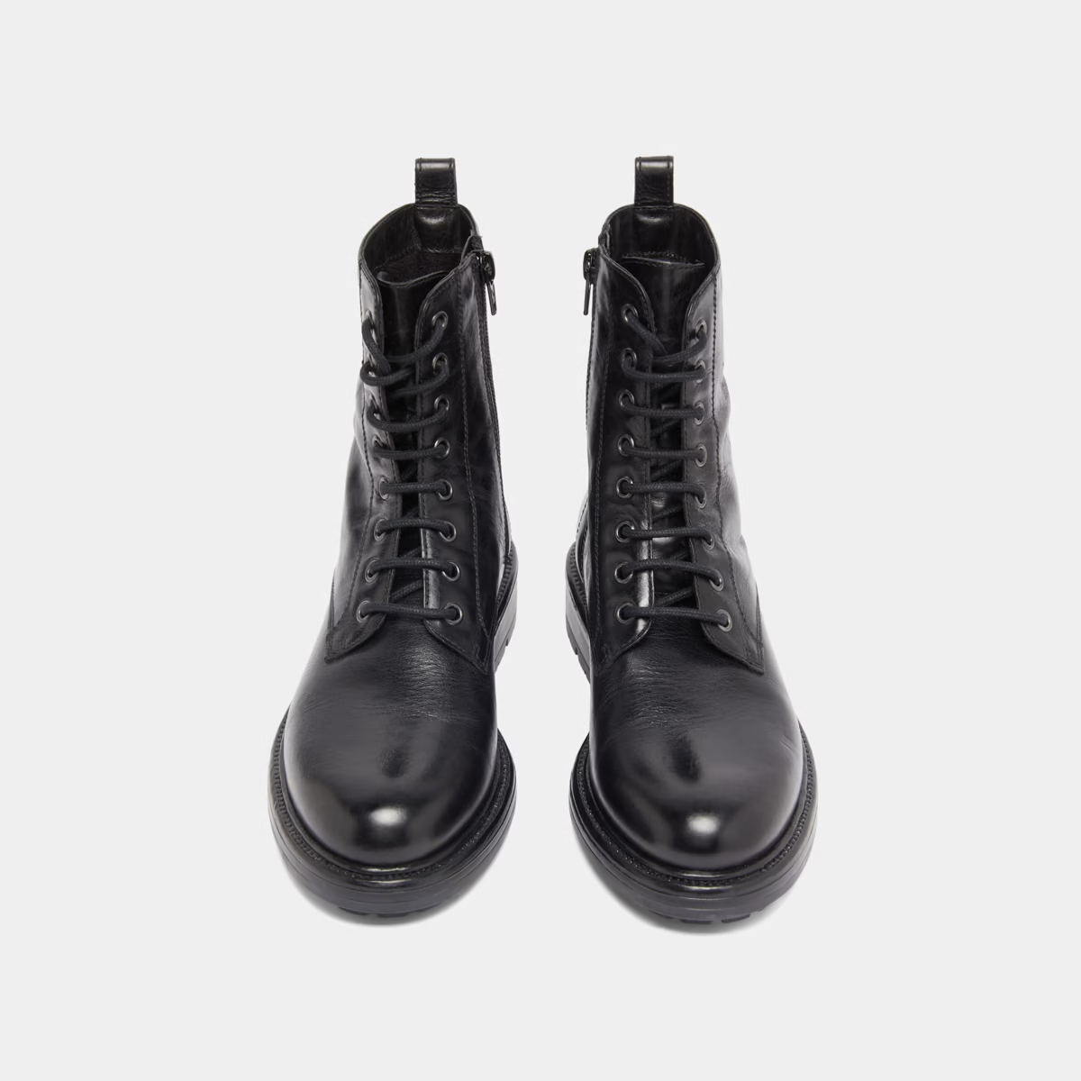Boots à lacets et semelles crantées