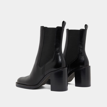 Bottines à talons débordants
