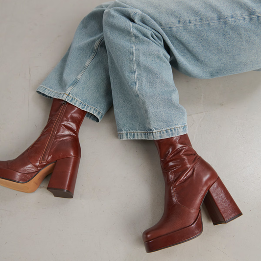 Bottines à talons et bouts carrés