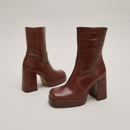 Bottines à talons et bouts carrés