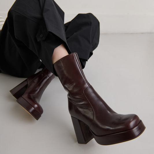 Bottines à talons et à bouts carrés