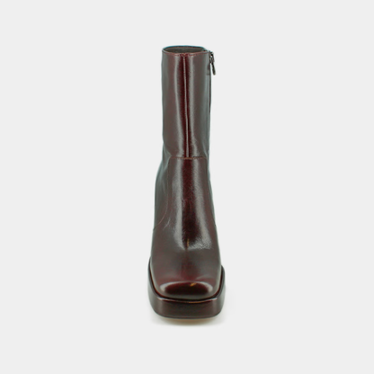 Bottines à talons et à bouts carrés