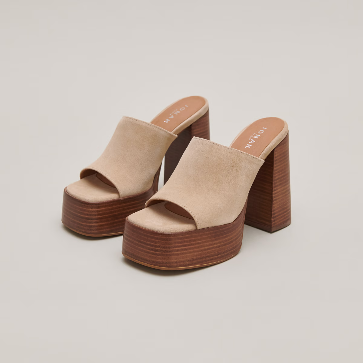 Mules à talons et bouts ouverts