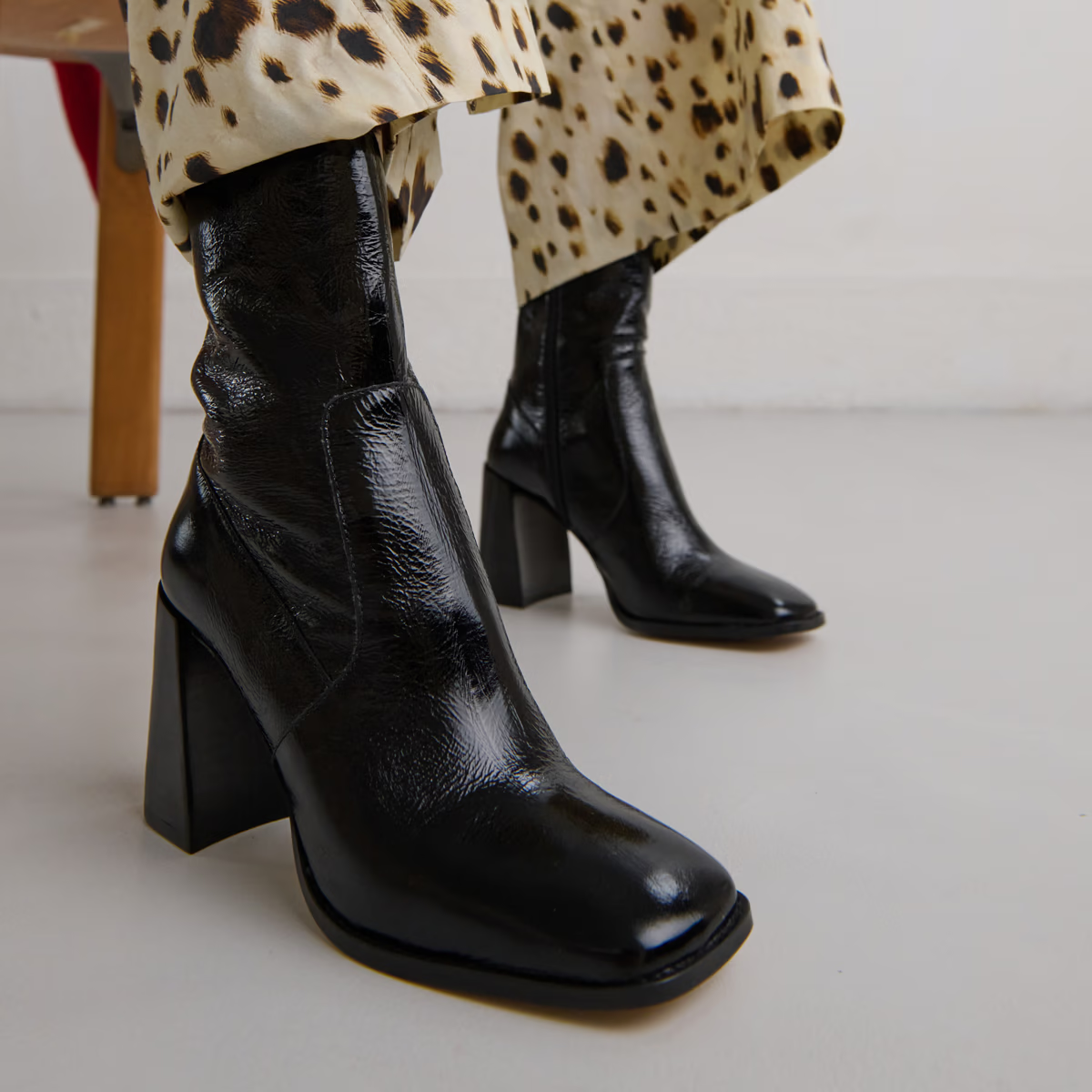 Bottines à talons et bouts carrés