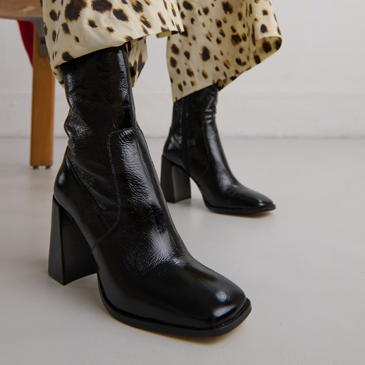 Bottines à talons et bouts carrés