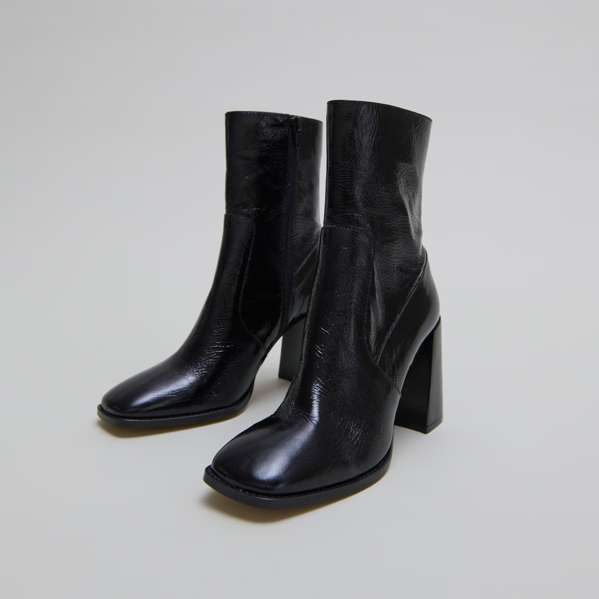 Bottines à talons et bouts carrés