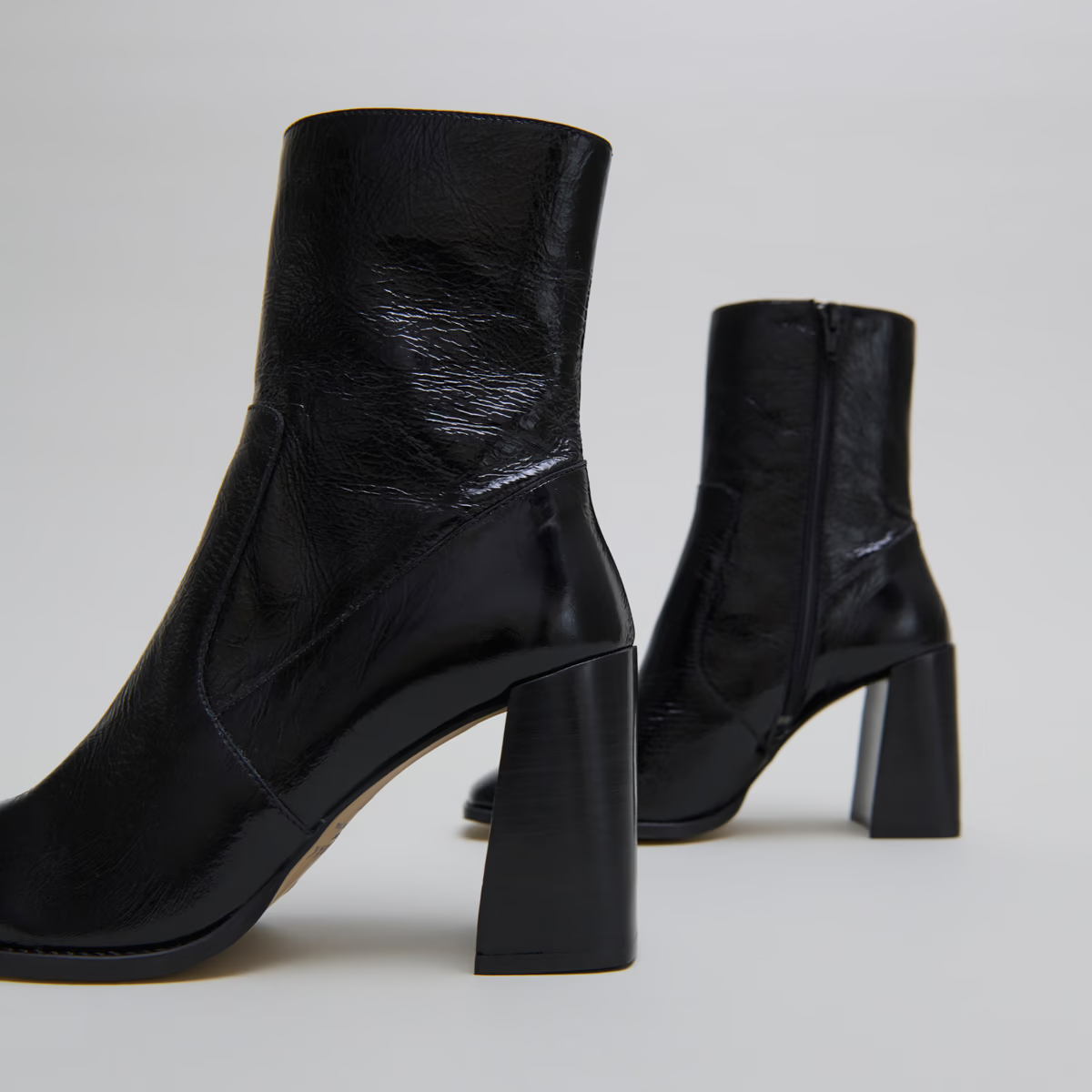 Bottines à talons et bouts carrés