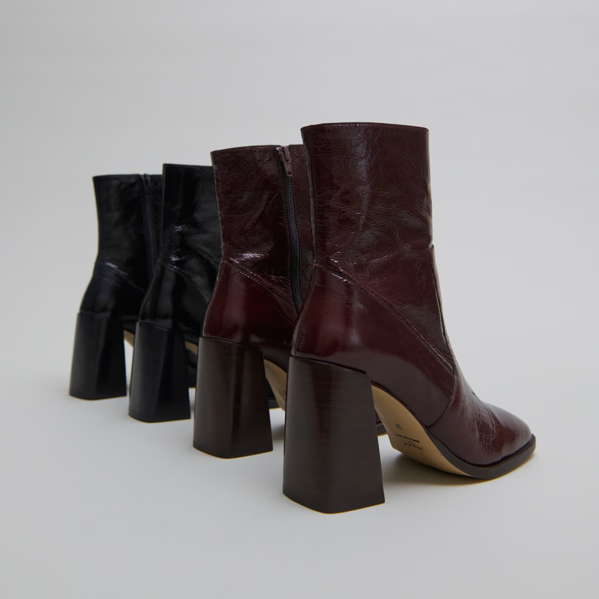 Bottines à talons et bouts carrés